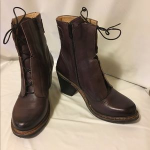 Neosens plum leather ankle boots